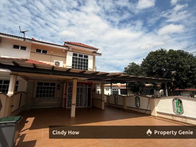 Terraced House for sale in Malaka