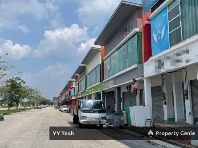 Shop for sale in Malaka