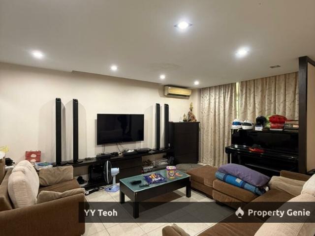 Terraced House for sale in Malaka