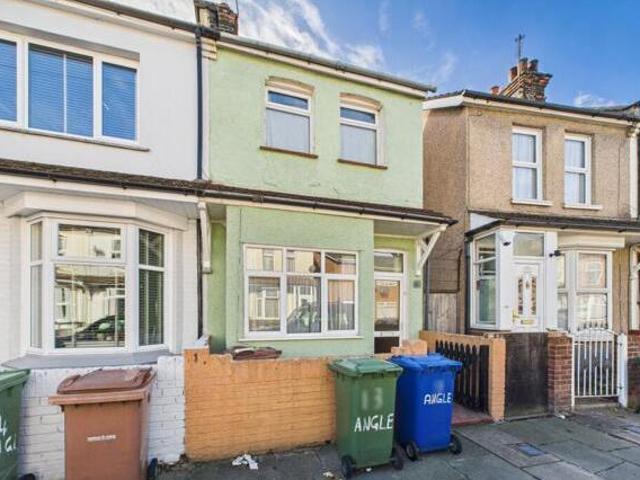 House for sale in South Stifford, Grays