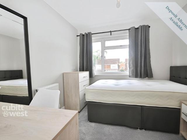 House for rent in Broadfield, Crawley