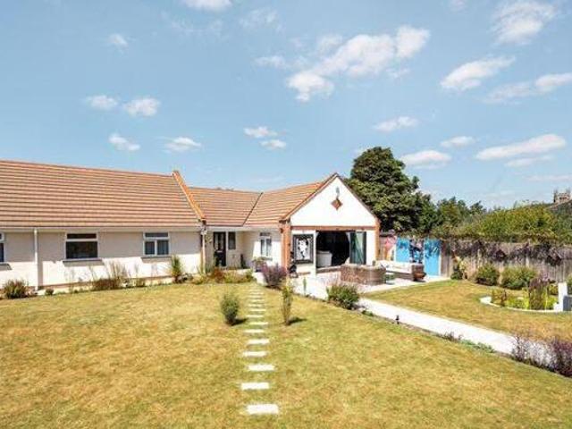 House for sale in Middlecroft, Hampshire