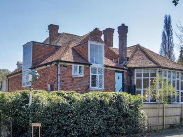 House for sale in Cranbrook & Sissinghurst, Sandown Park
