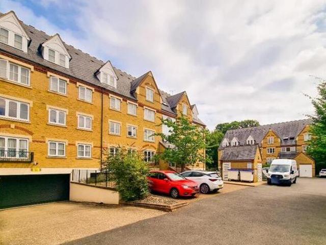 House for sale in North Watford, Watford