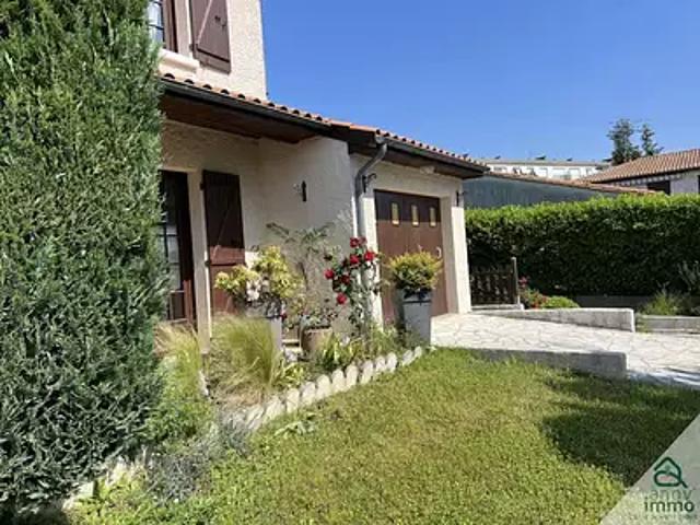 Maison vente à Angoulême, Aignes-et-puypéroux