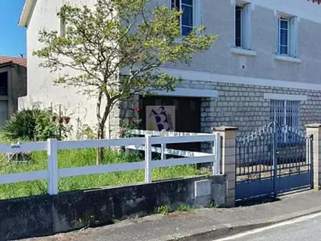 Maison vente à Angoulême, Aignes-et-puypéroux