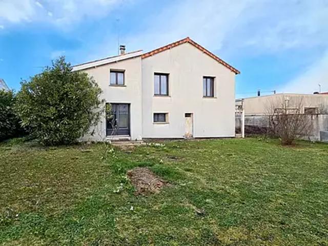 Maison vente à Angoulême, Aignes-et-puypéroux