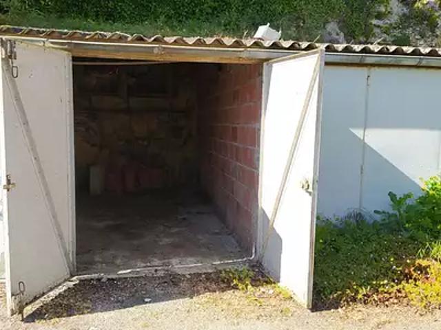 Garage vente à Angoulême, Aignes-et-puypéroux