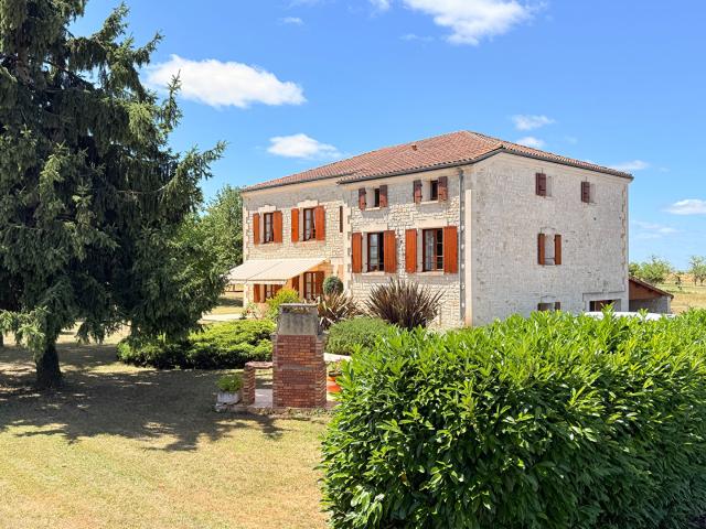Maison vente à Angoulême, Aignes-et-puypéroux