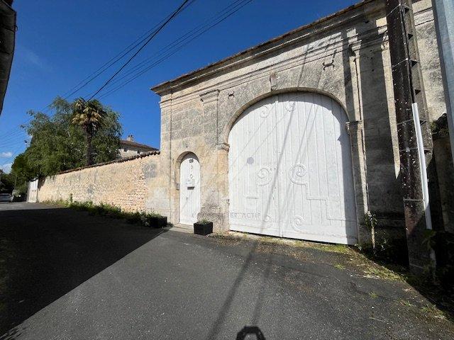 Maison vente à Angoulême, Aignes-et-puypéroux