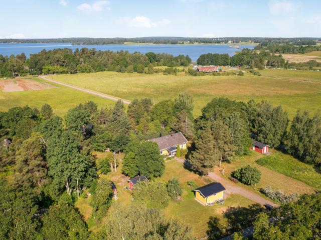 Villa till salu i Bro, Stockholm