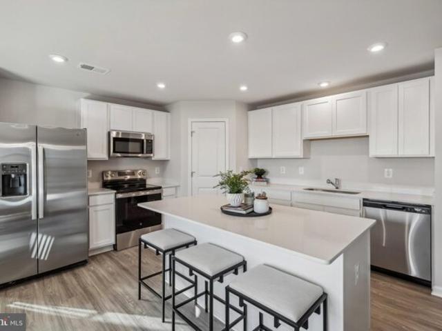 House for sale in Charles Town