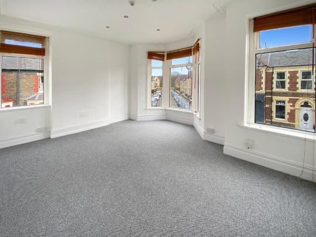 House for rent in Plasnewydd, Falcon Lodge