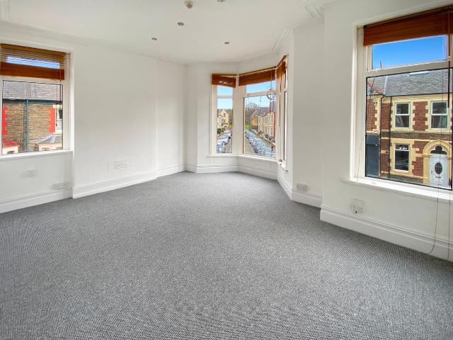 Room for rent in Plasnewydd, Falcon Lodge