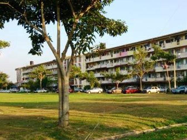 Flat for sale in Malaka