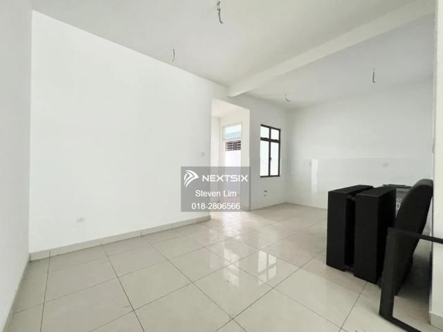 Residential House for sale in Malaka