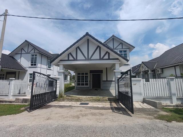 Bungalow for rent in Malaka