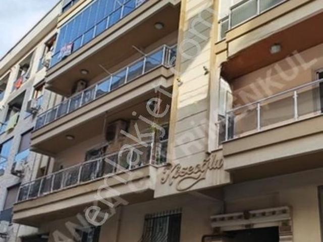 Karşiyaka, İzmir içerisinde satılık mülk