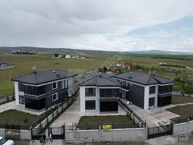 Mamak, Ankara içerisinde satılık Villa