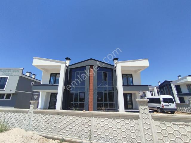 Bolu Merkez içerisinde satılık Villa