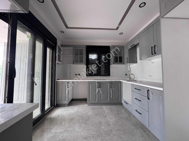 Burhaniye içerisinde satılık Villa