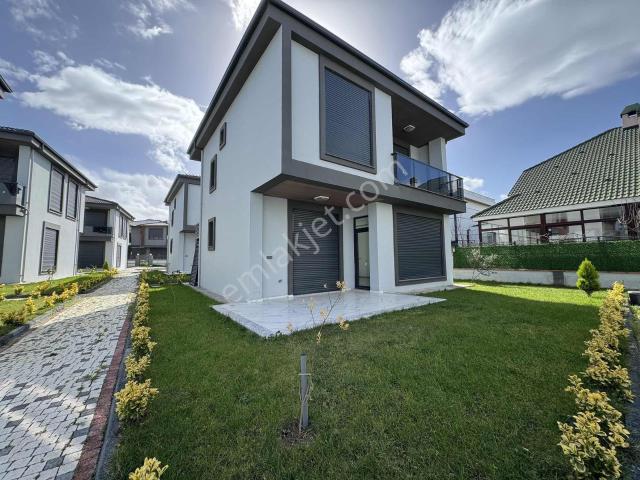 Burhaniye, Balikesir içerisinde satılık Villa