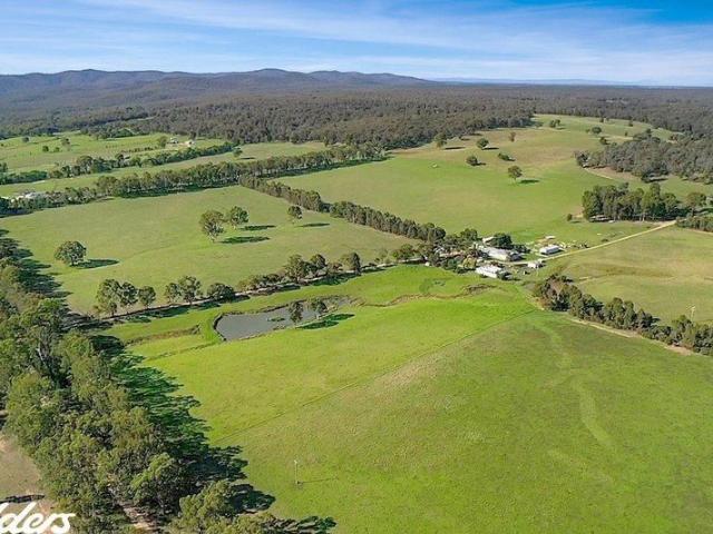 Cottage for sale in Briagolong, Victoria