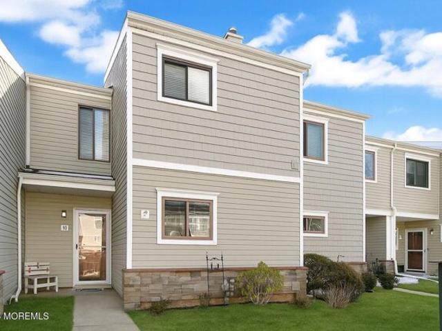 House for sale in Tinton Falls