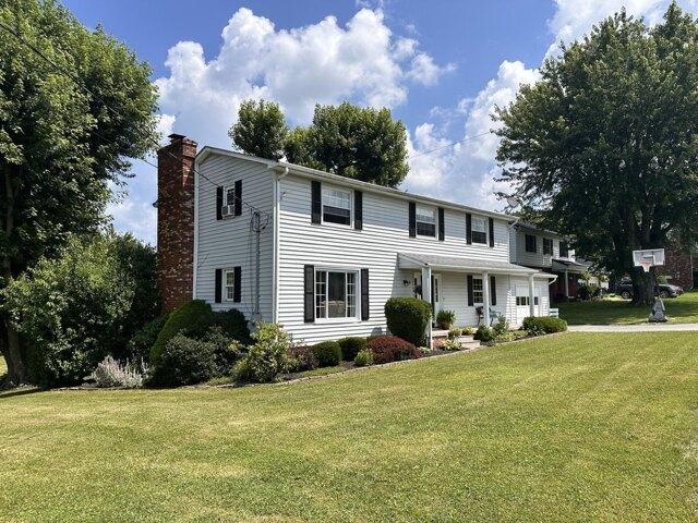 House for sale in Summersville