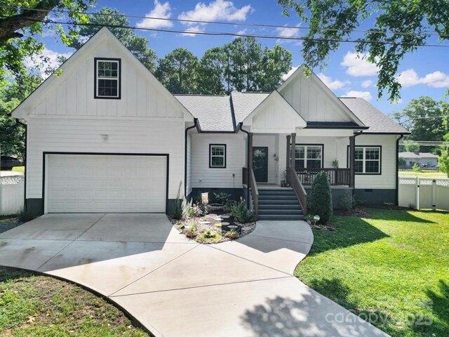 House for sale in Waxhaw