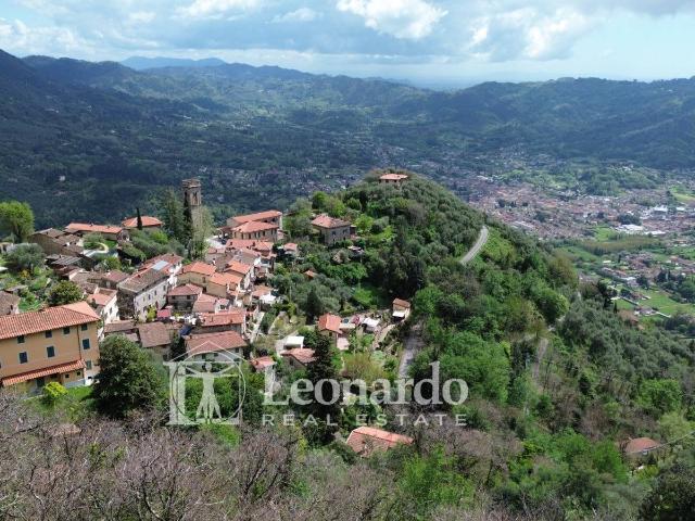 Terreno in vendita a Camaiore, Toscana