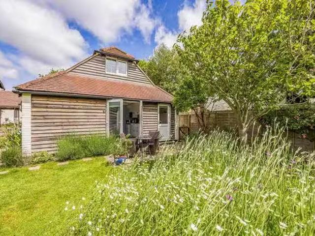 Apartment for rent in Littlecote, West Sussex