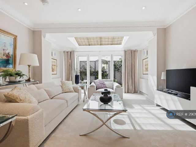 House for rent in Belgravia, Greater London