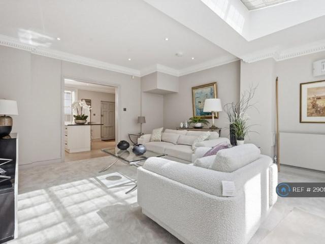 House for rent in Belgravia, Greater London