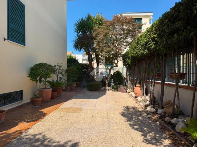Villa Indipendente in affitto a Trepiccioni, Pozzuoli