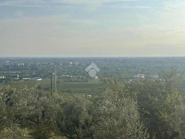 Villa Indipendente in affitto a Città antica, Verona