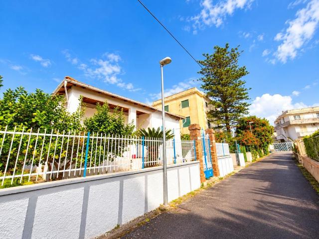Villa Indipendente in affitto a Gaeta, Latina