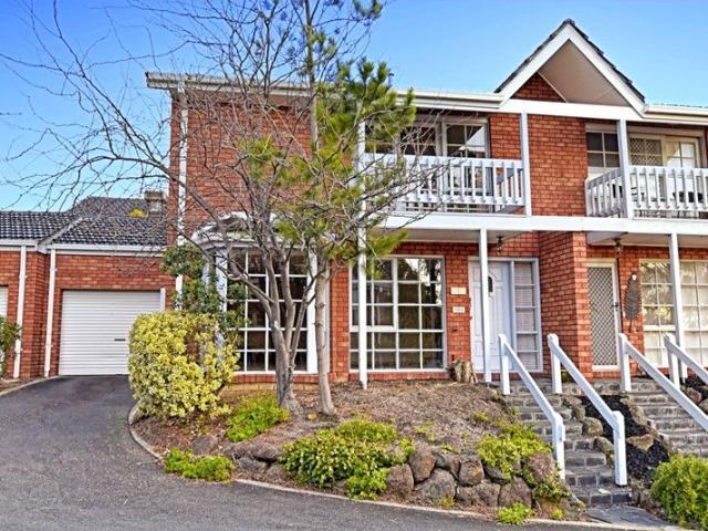Townhouse for rent in Camerons Creek, Victoria