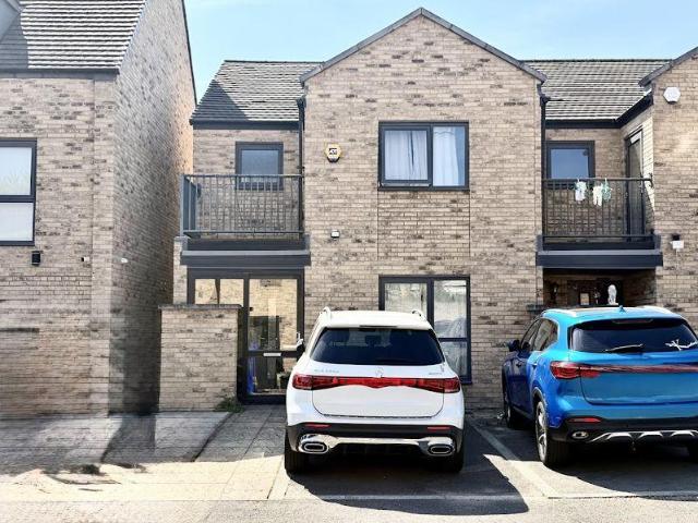 House for rent in Harrow Weald, Greater London