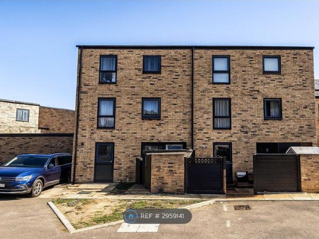 House for rent in Harrow Weald, Greater London