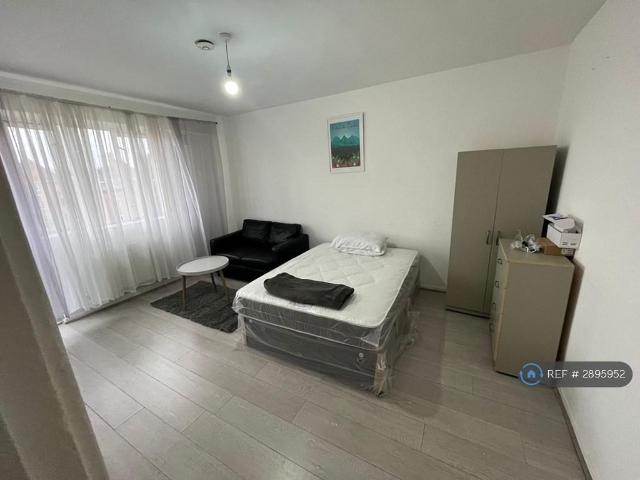 Apartment for rent in Stepney, Greater London