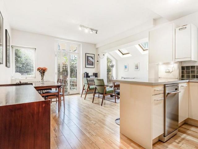 House for rent in West Kensington, Greater London