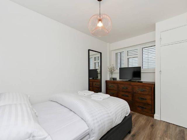 Apartment for rent in West Kensington, Greater London