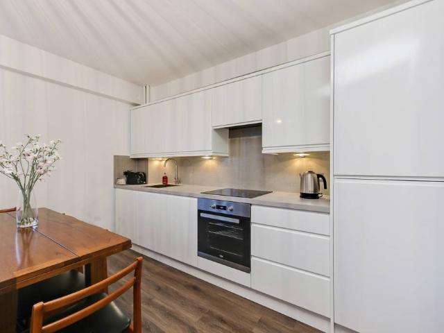 Apartment for rent in West Kensington, Greater London