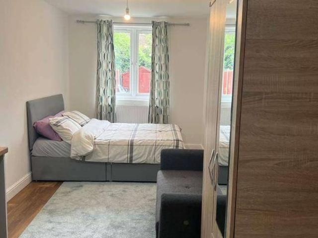 Studio for rent in London Borough of Lewisham, Greater London