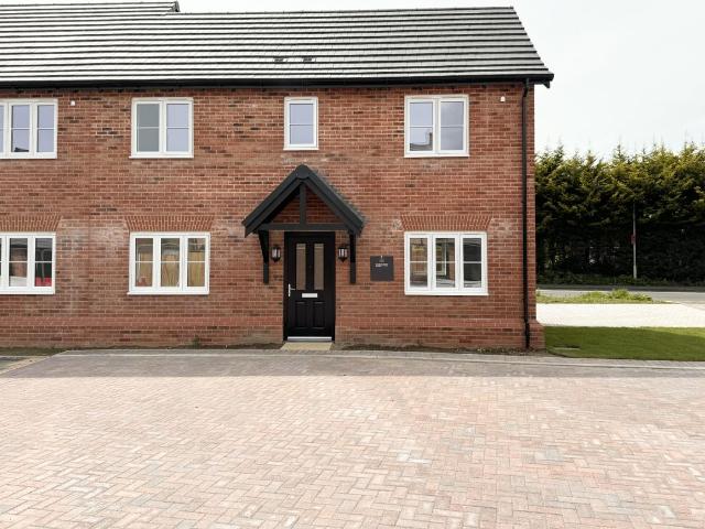 Apartment for rent in Shop Corner, Chelmondiston