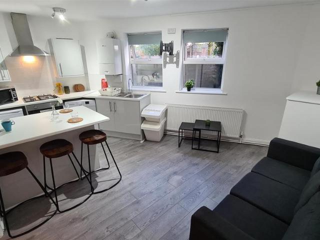 House for rent in Georgia, Greater Manchester