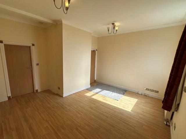 Apartment for rent in Southtown, Stokesby