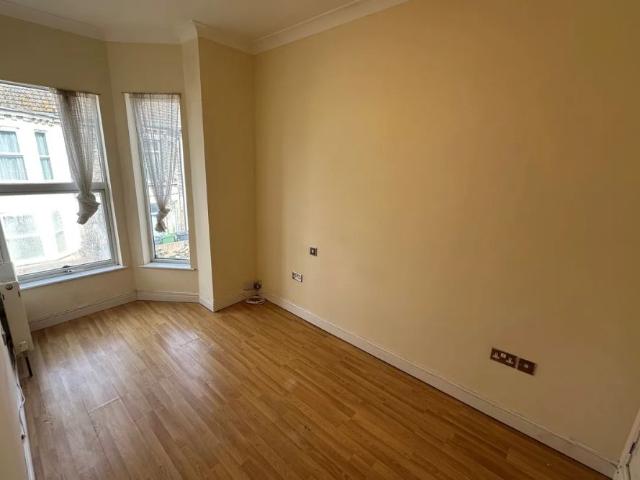 Apartment for rent in Southtown, Stokesby