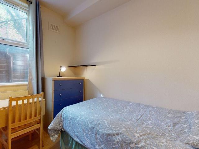 Room for rent in Cricklewood, Greater London